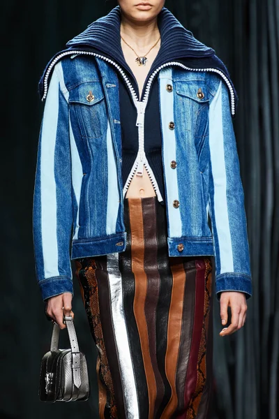 Look 143
